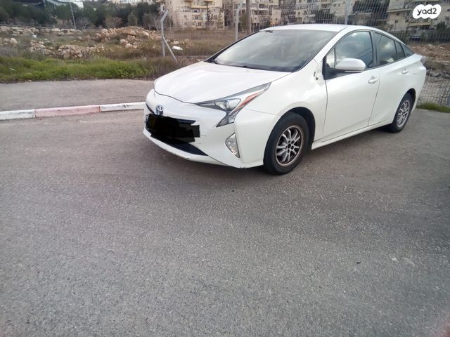 טויוטה פריוס