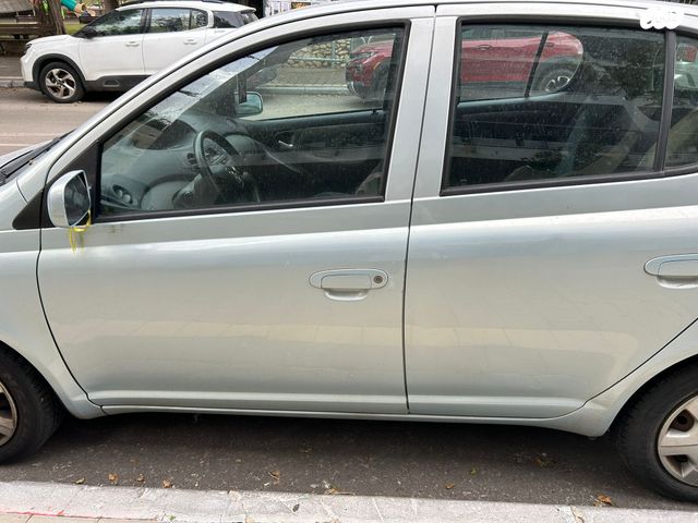 טויוטה יאריס