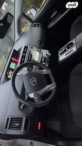 מודעת רכב טויוטה פריוס פלוס