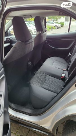 טויוטה יאריס קרוס