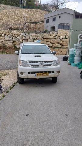 מודעת רכב טויוטה היילקס ויגו