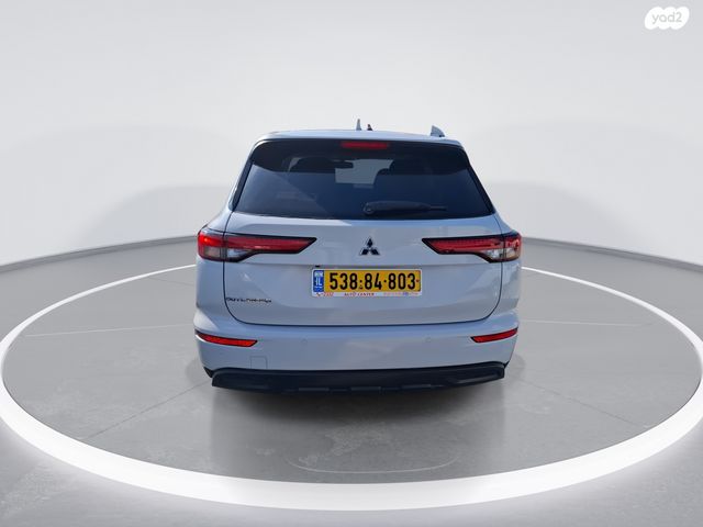 מיצובישי אאוטלנדר