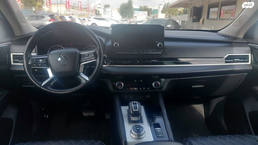 מיצובישי אאוטלנדר