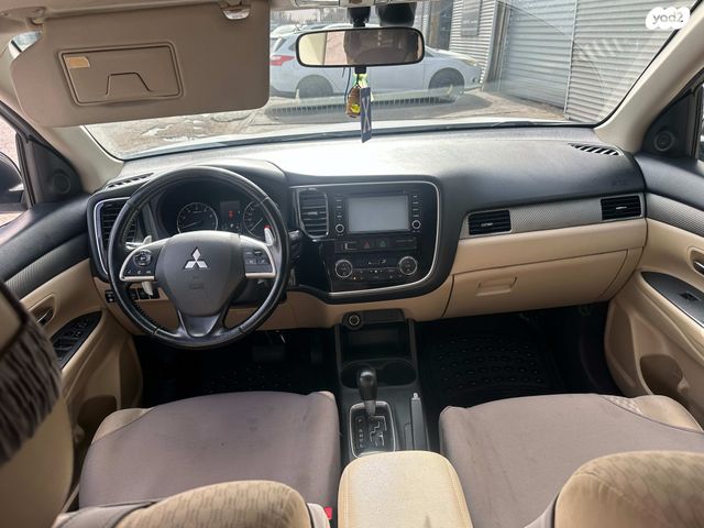 מיצובישי אאוטלנדר