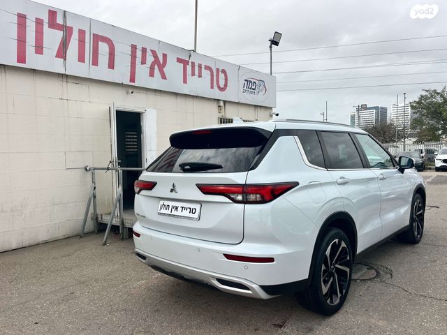 מיצובישי אאוטלנדר