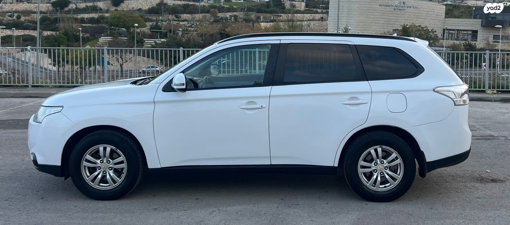 מיצובישי אאוטלנדר