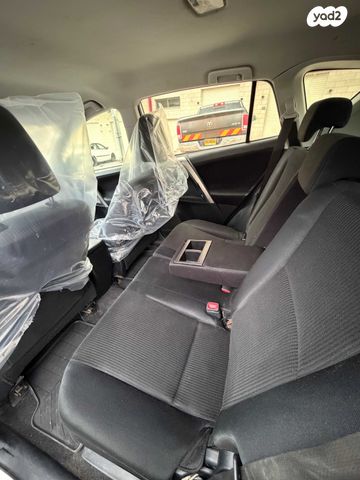 טויוטה RAV4