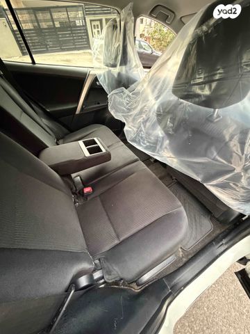 טויוטה RAV4