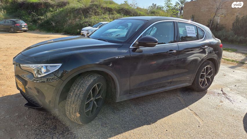 אלפא רומיאו סטלביו