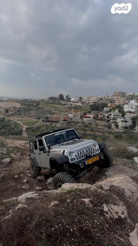 מודעת רכב ג'יפ רנגלר