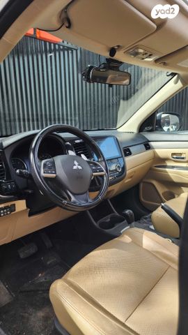 מיצובישי אאוטלנדר