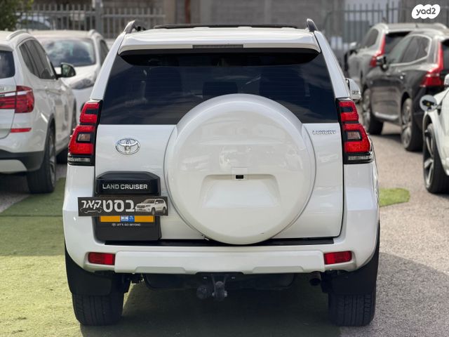 טויוטה לנד קרוזר