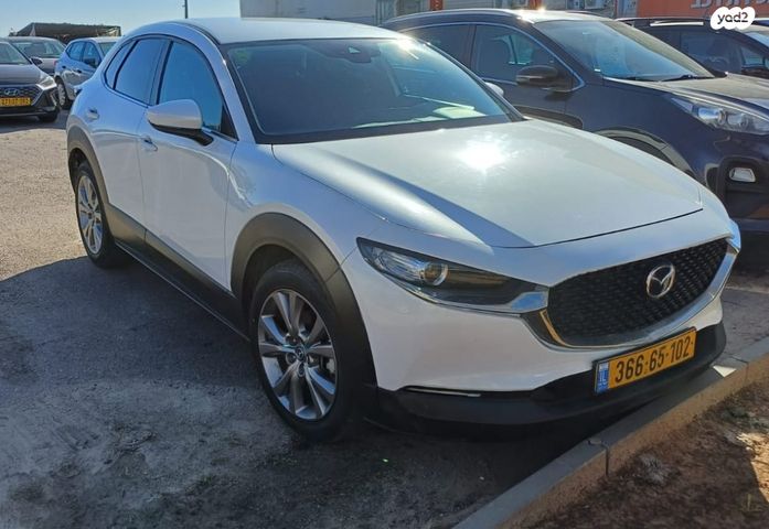 מודעת רכב מאזדה CX-30