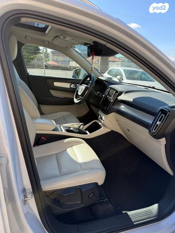 וולוו XC40