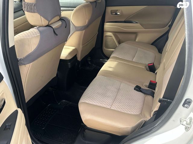 מיצובישי אאוטלנדר