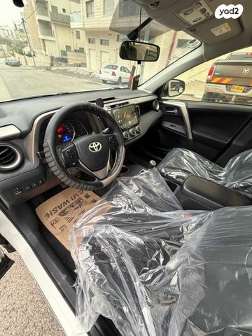 טויוטה RAV4