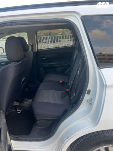 מיצובישי אאוטלנדר