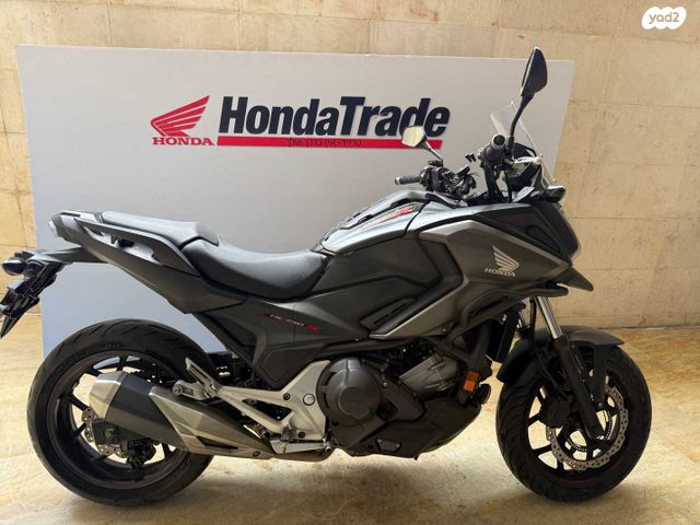 הונדה NC750X DCT