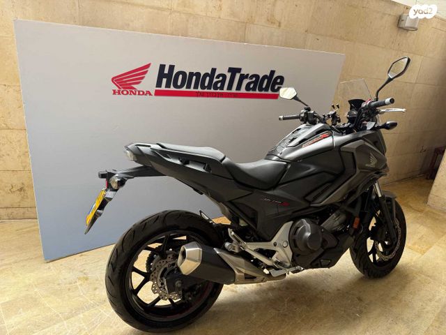 הונדה NC750X DCT