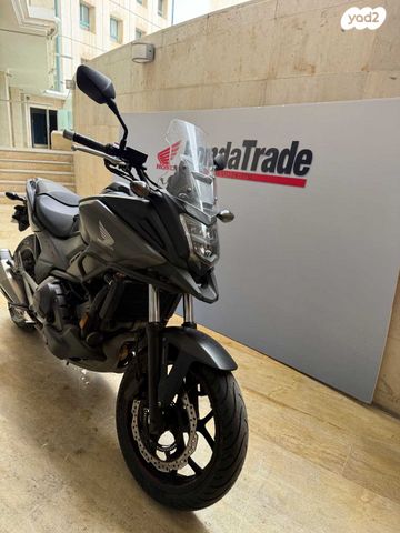הונדה NC750X DCT