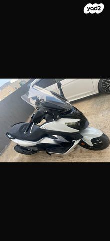 סאן יאנג קרוזים 300 אלפא