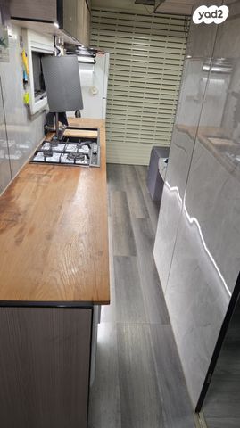 מודעת רכב ממונע אוטוקראוון