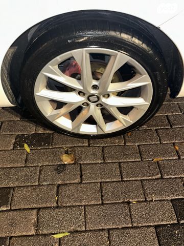 feedItemObj.data.row_1