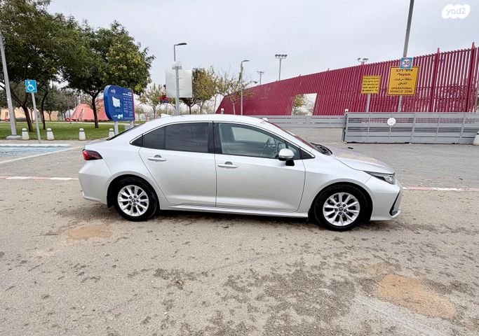 טויוטה קורולה