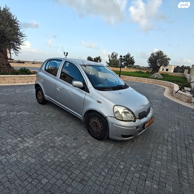 טויוטה יאריס