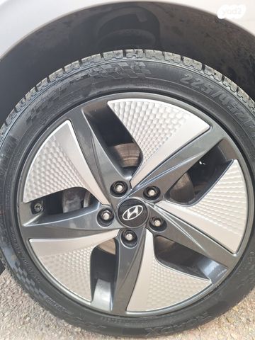 יונדאי איוניק