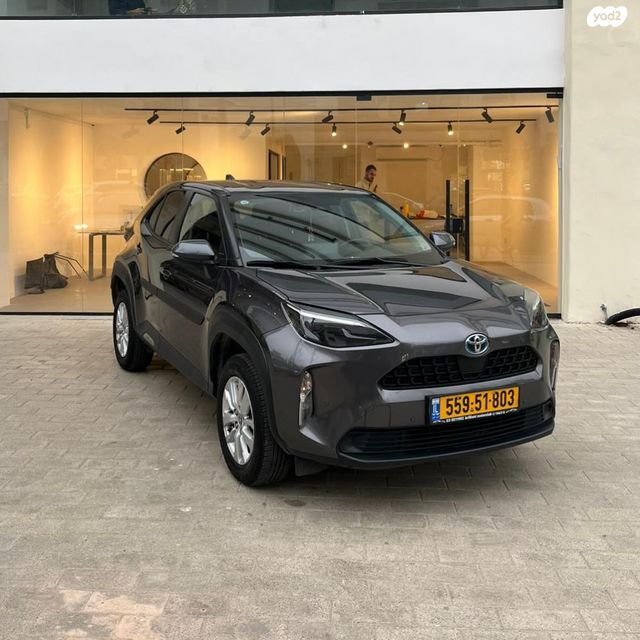 מודעת רכב טויוטה יאריס קרוס