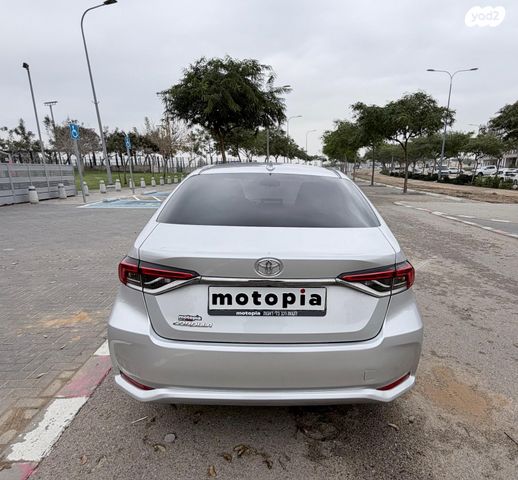 טויוטה קורולה