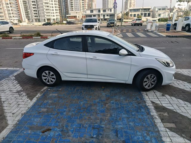 יונדאי אקסנט i25