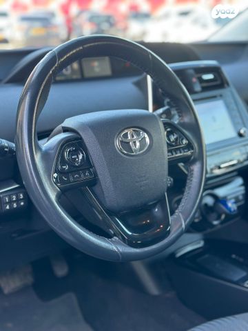 טויוטה פריוס