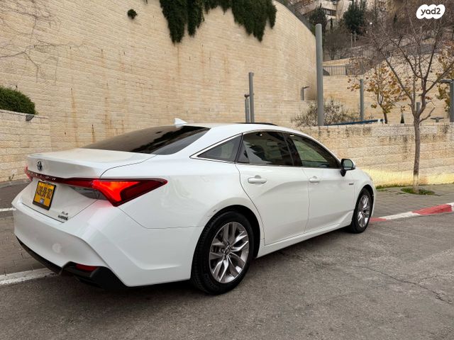 טויוטה אוולון