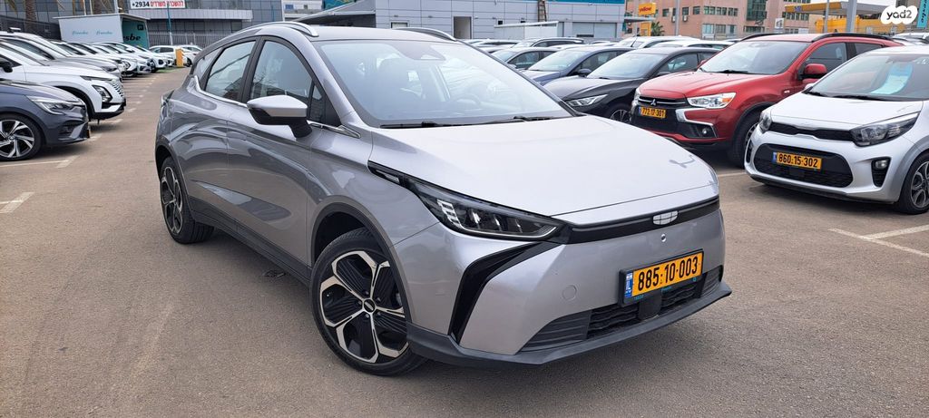 מודעת רכב ג׳ילי Geometry C