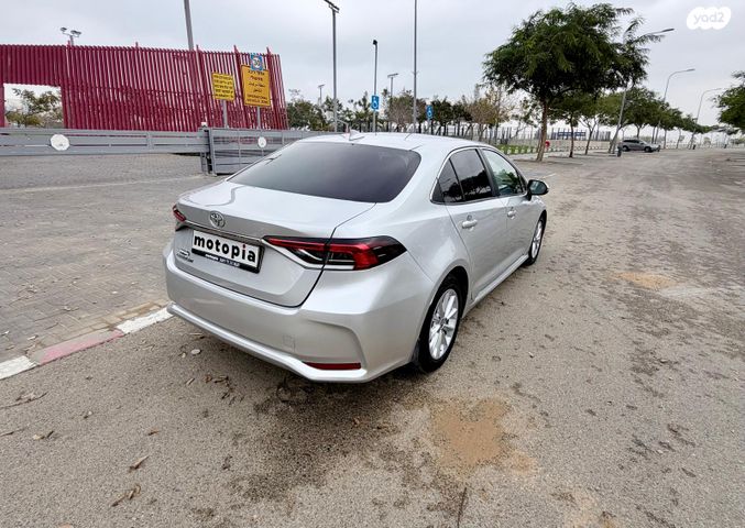 מודעת רכב טויוטה קורולה 1