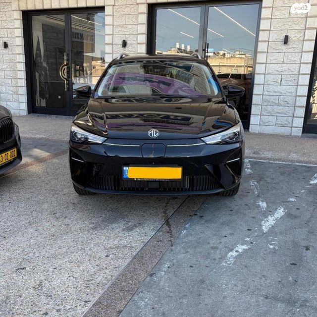 אם ג'י MG5