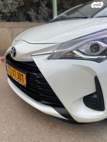 טויוטה יאריס