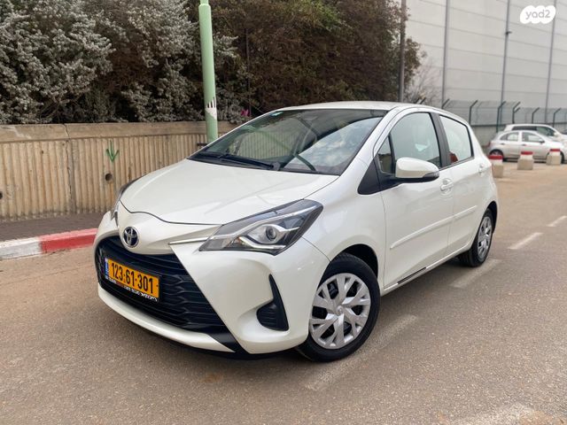 טויוטה יאריס