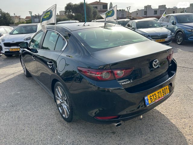 מאזדה 3