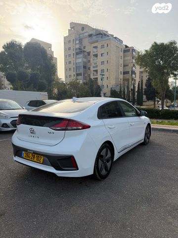 יונדאי איוניק