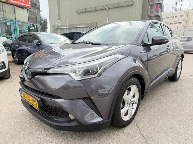 מודעת רכב טויוטה C-HR