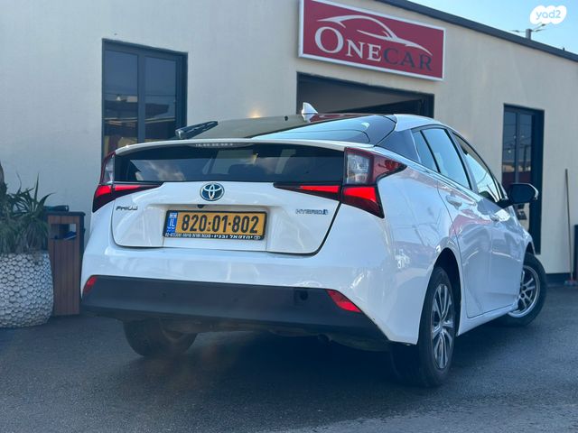 טויוטה פריוס
