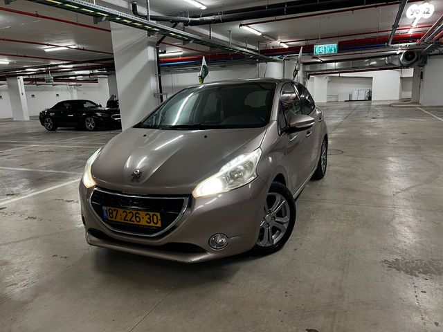 מודעת רכב פיג'ו 208