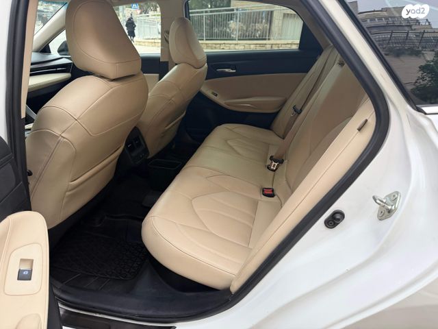 טויוטה אוולון