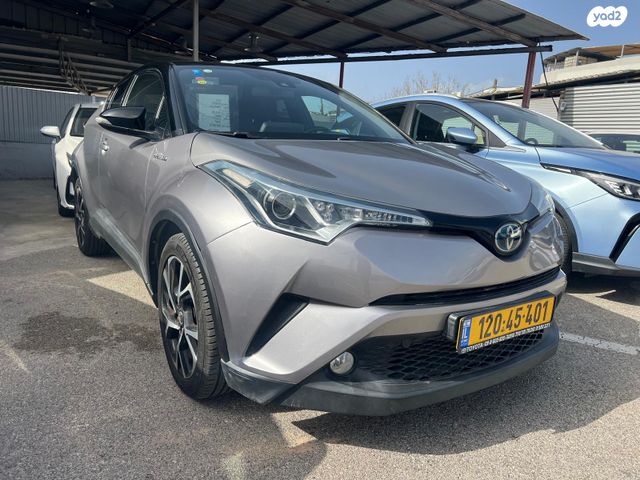 מודעת רכב טויוטה C-HR