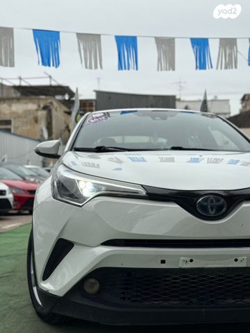 מודעת רכב טויוטה C-HR