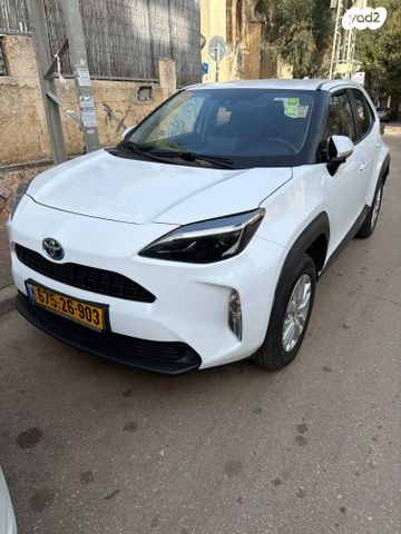 מודעת רכב טויוטה יאריס קרוס