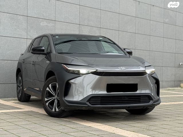 מודעת רכב טויוטה bZ4X